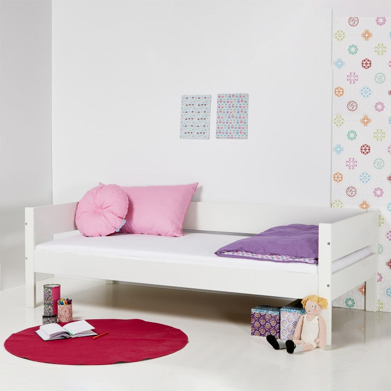 Huxie White Day Bed with Safety Rail in White