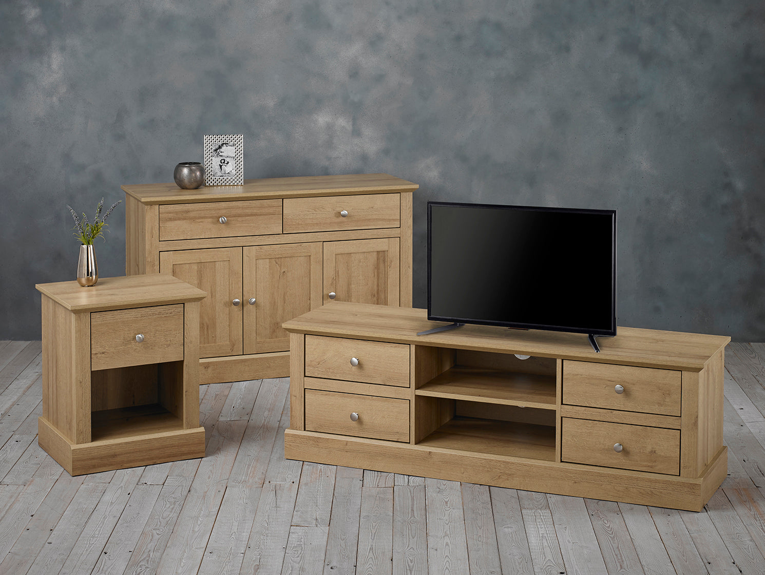 Devon 3 Door 2 Drawer Sideboard Oak