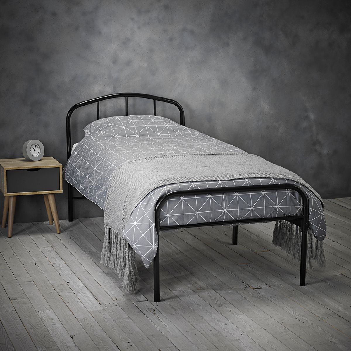 Milton 3.0 Single Bed Black